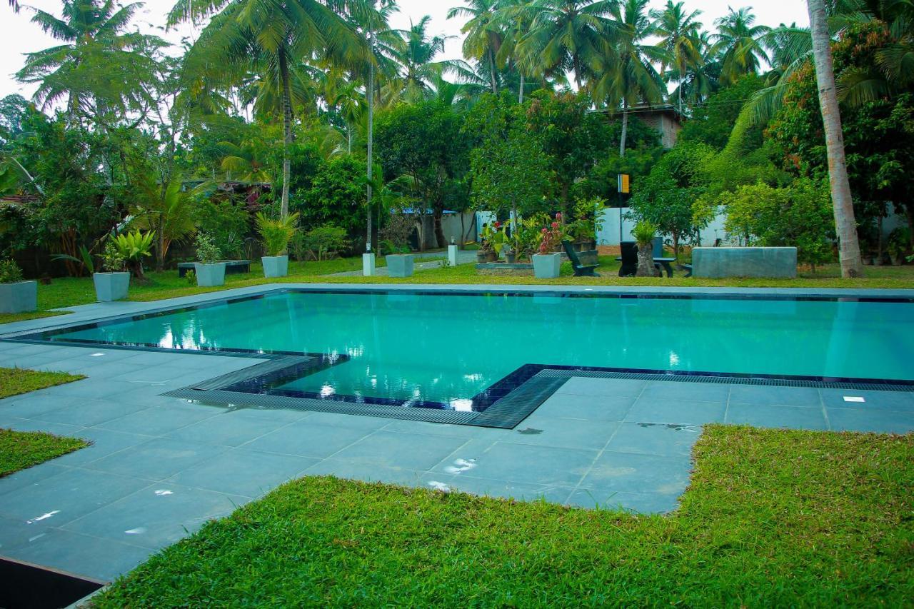 Sayu Garden Hotel Habaraduwa Central Buitenkant foto